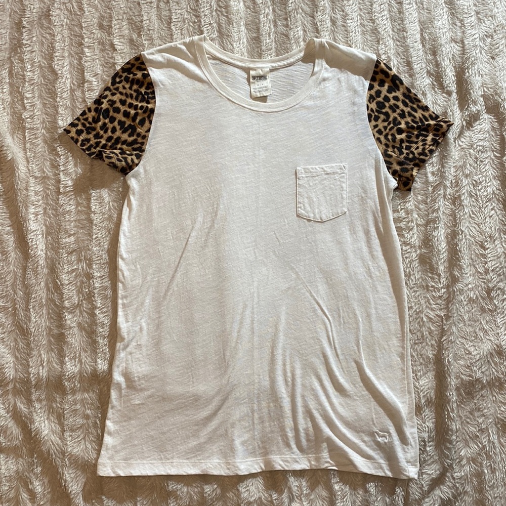 Victoria’s Secret PINK leopard sleeve top short sleeve cheetah print t shirt